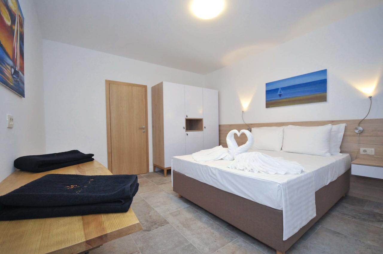 Corso Levante Luxury Suites Petrovac Extérieur photo
