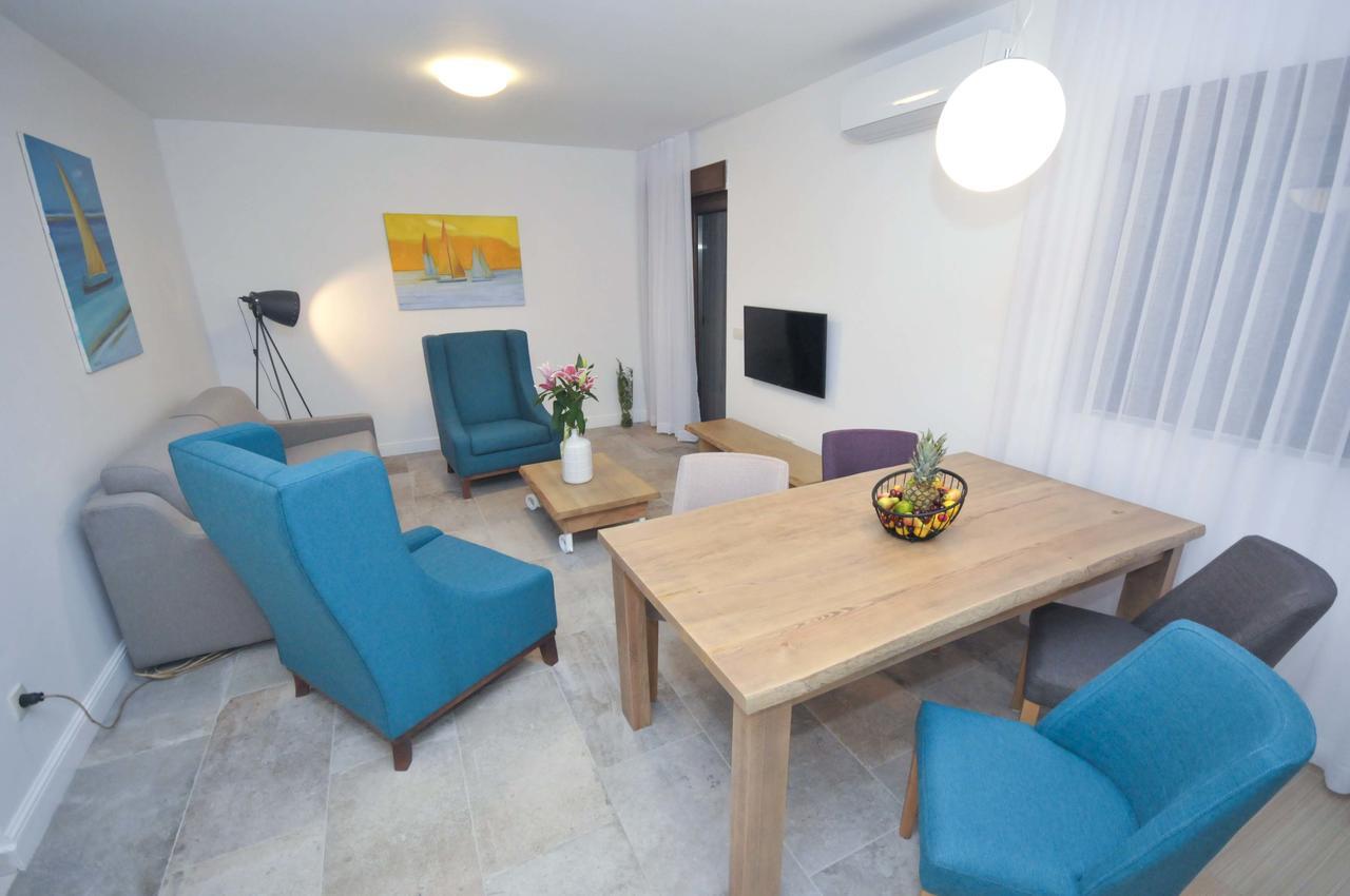Corso Levante Luxury Suites Petrovac Extérieur photo