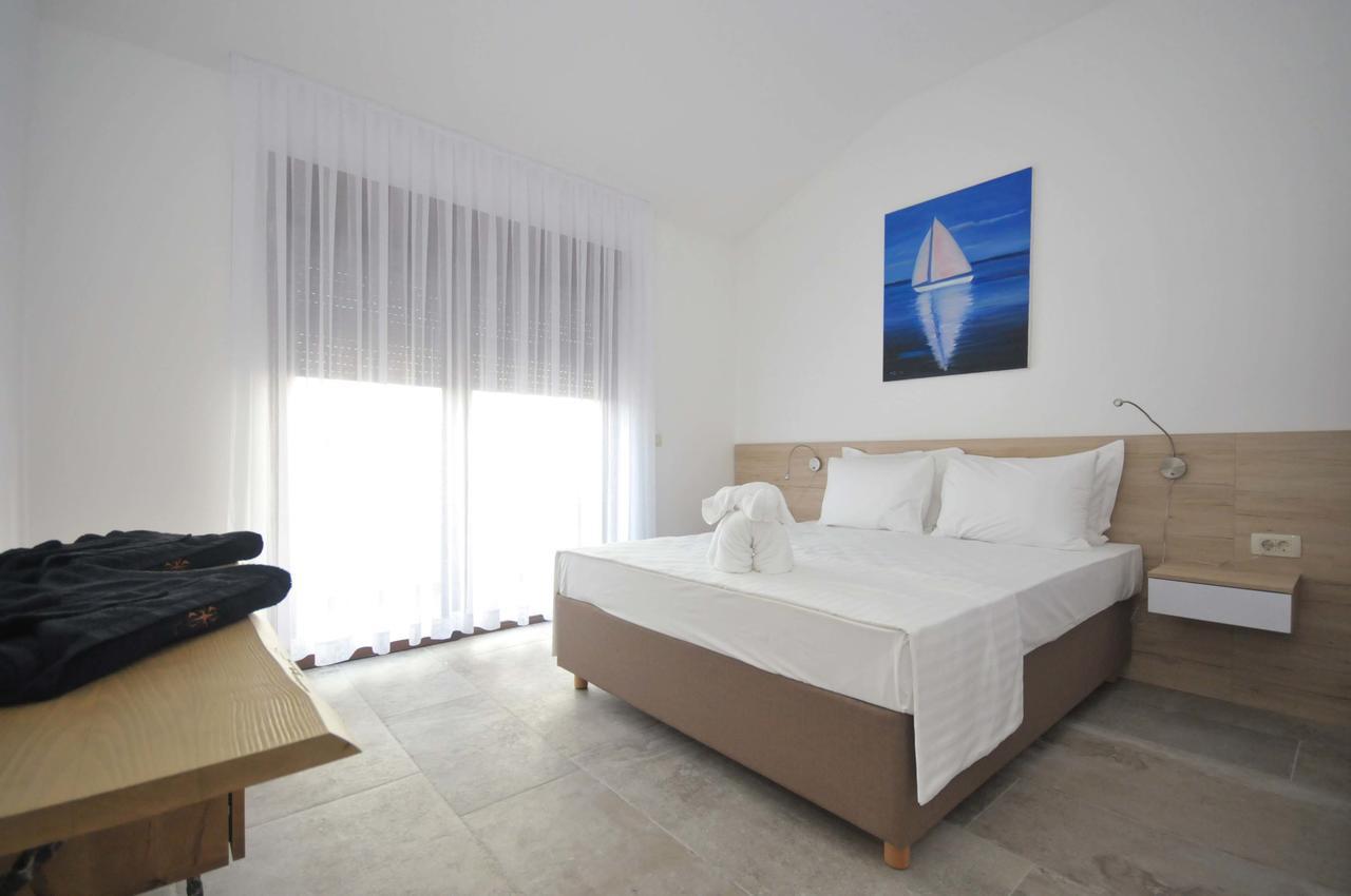 Corso Levante Luxury Suites Petrovac Extérieur photo