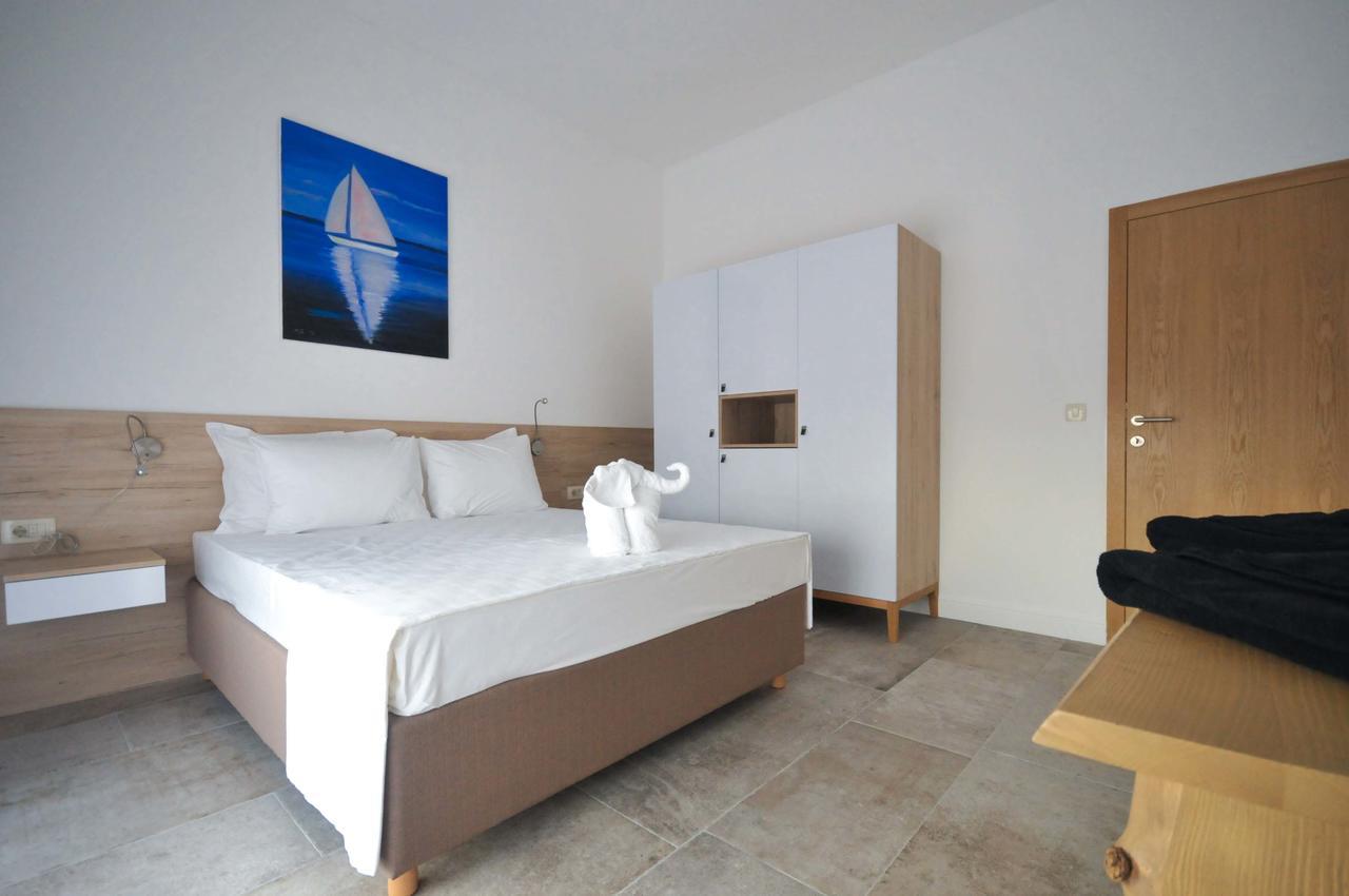 Corso Levante Luxury Suites Petrovac Extérieur photo